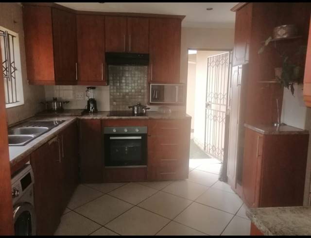3 BEDROOM FREESTANDING SOLD IN HOWICK WEST
